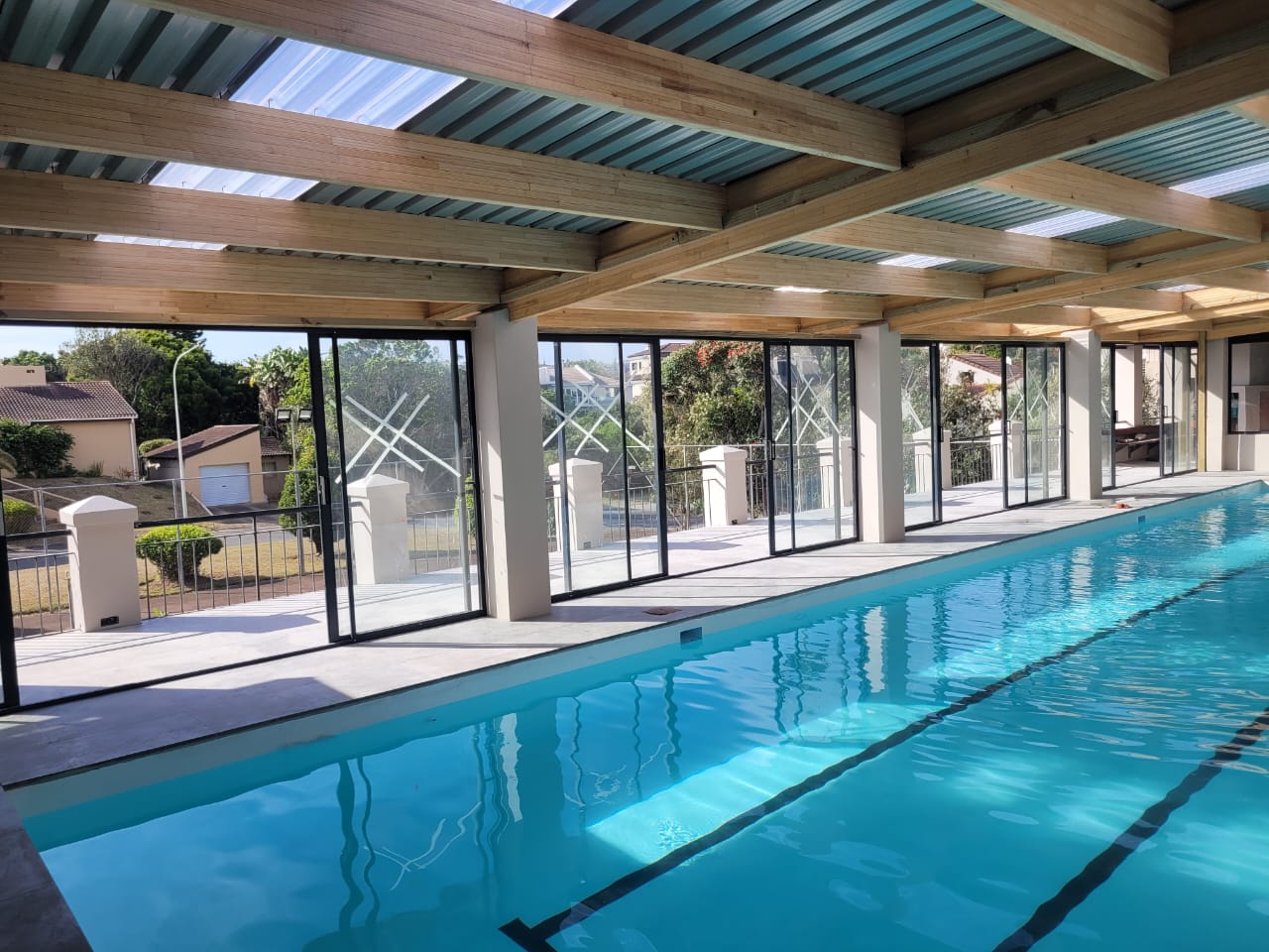 pool_sliding_doors_before